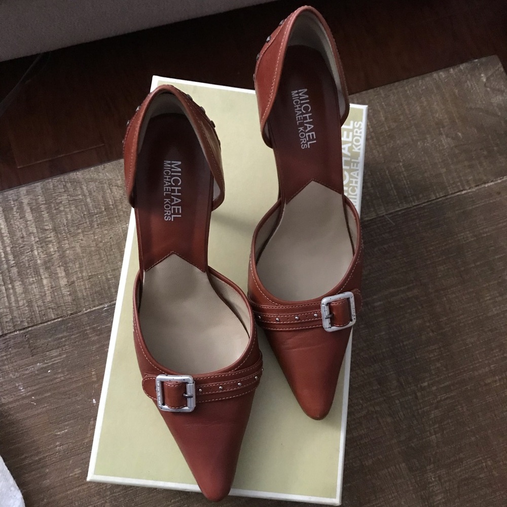 Michael Kors pointed toe pumps, sz 9